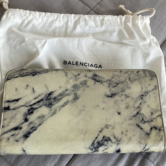 Authentic Balenciaga used but in good condition wallet - Picture 7 of 7